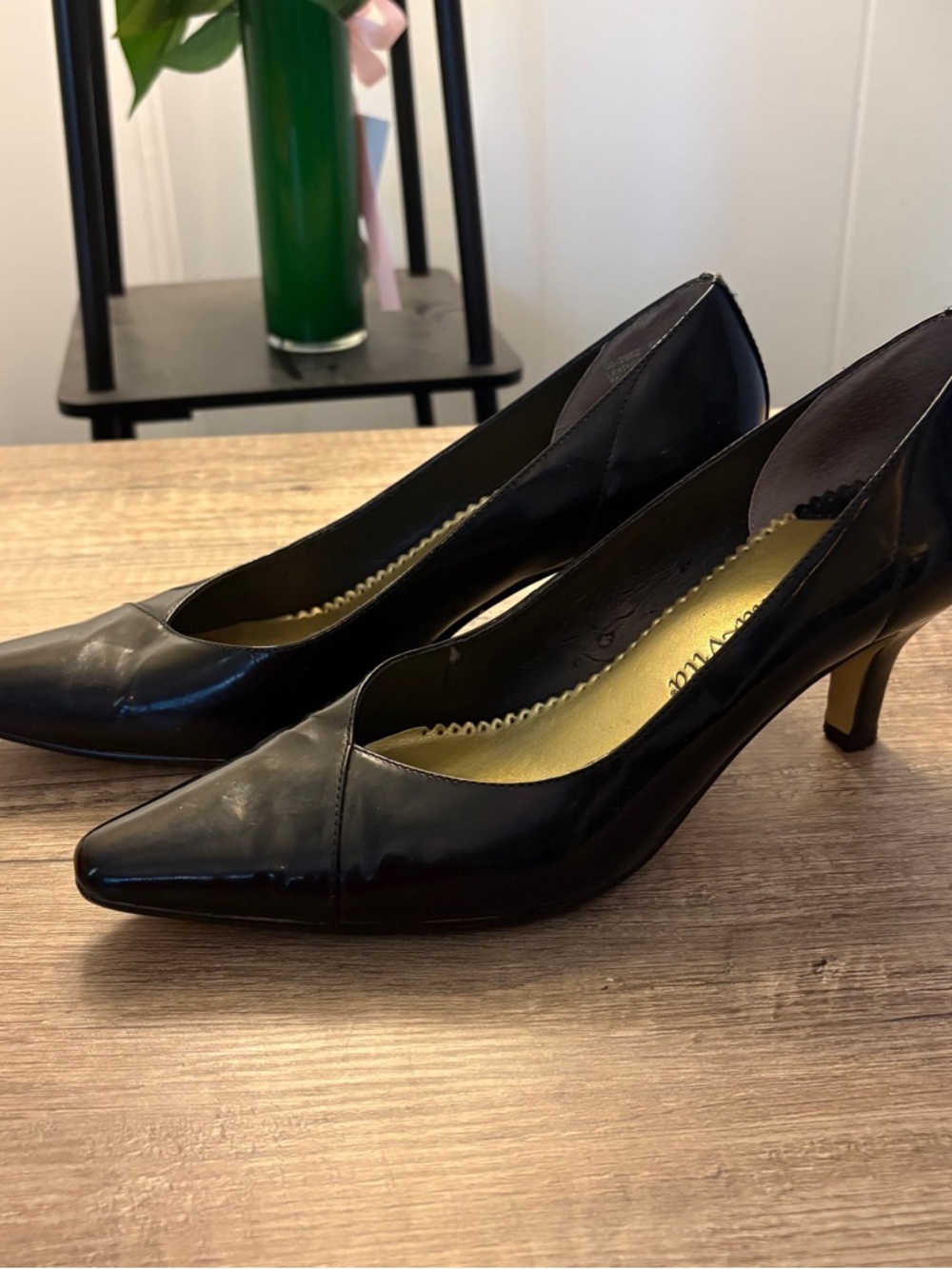 Bella Vita Women's Wow Black High Heel Pumps Size US 6 1/2 N Narrow Pointed-Toe